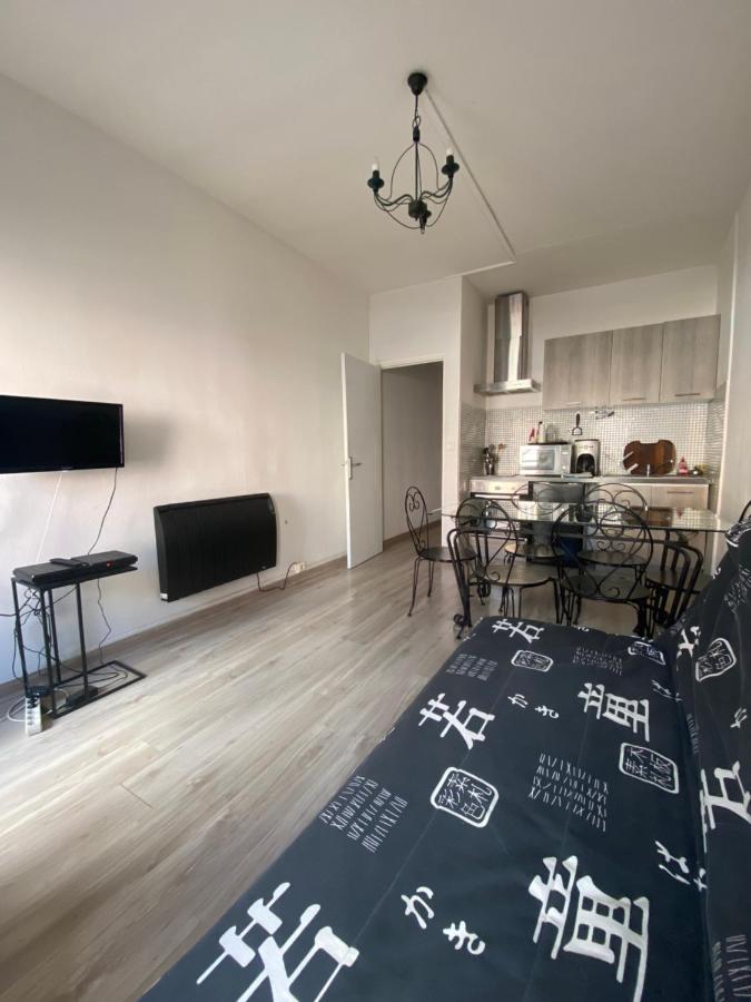 Cœur de ville au 1er 66M2, vu sur la place Gap Extérieur photo